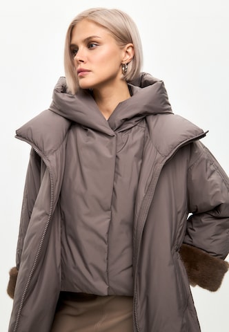 CESARE GASPARI Wintermantel in Beige