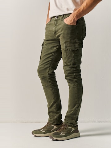 Tapered Jeans cargo di KOROSHI in verde