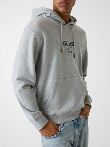 GUESS JEANS Mikina 'BAKER' – šedá