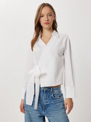 Camicia da donna di Happiness İstanbul in bianco: frontale