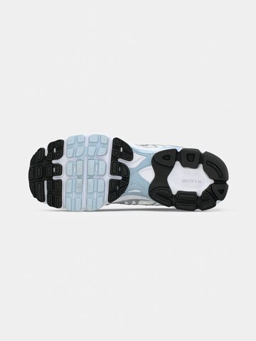 Nike Sportswear Σνίκερ χαμηλό 'AIR MAX MOTO 2K' σε λευκό