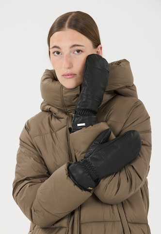 Athlecia Sports gloves in Black