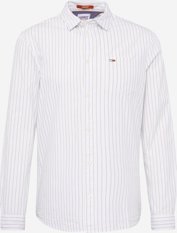 Tommy Jeans Regular fit Button Up Shirt in White: front