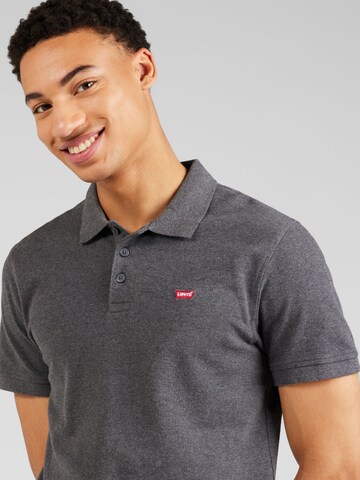 LEVI'S ® T-shirt 'Housemark Polo' i grå