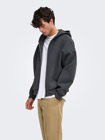 Veste de survêtement 'GOYLE ' Only & Sons en gris
