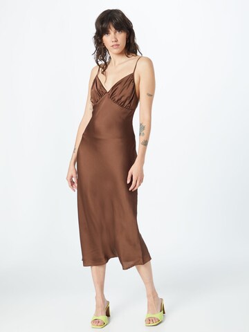 Robe de cocktail Abercrombie & Fitch en marron : devant