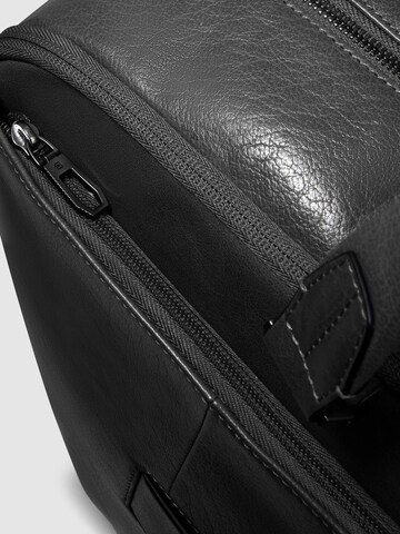 Piquadro Weekend bag in Black