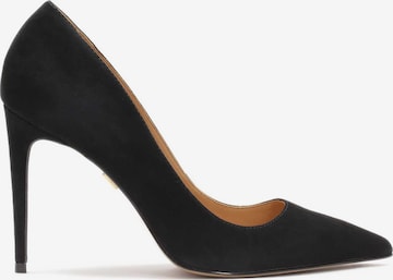 Kazar Pumps in Black