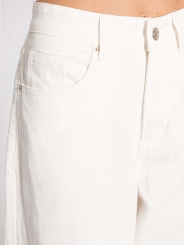 SASSYCLASSY Loosefit Jeans‌‌‌‌ in Weiß