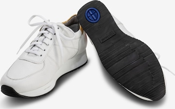 VITAFORM Sneakers in White