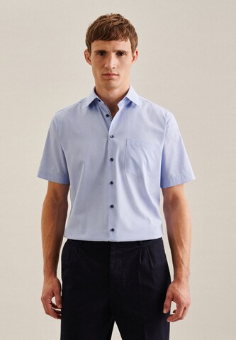 Coupe regular Chemise business 'SMART ESSENTIALS' SEIDENSTICKER en bleu : devant