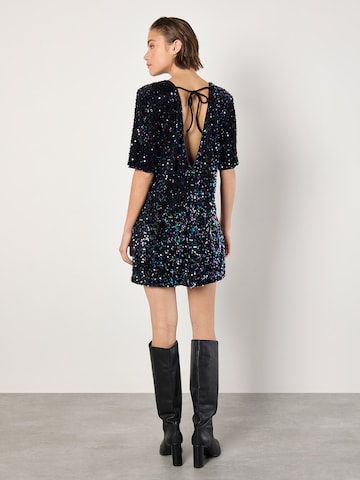 Apricot Dress ' ' in Black