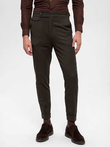 Coupe slim Pantalon à plis Antioch en vert : devant