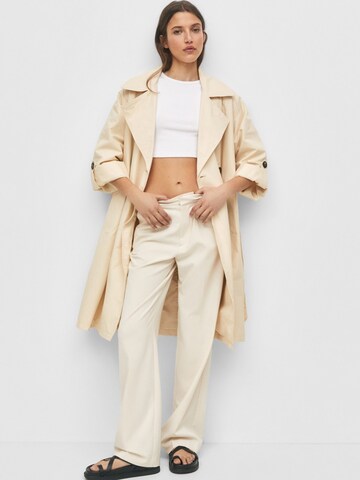 Pull&Bear Between-seasons coat in Beige: front