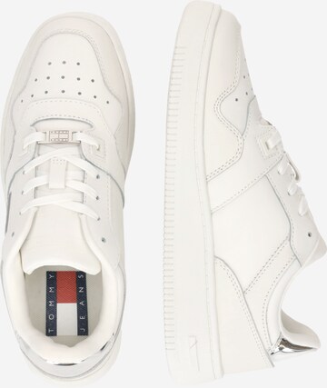 Tommy Jeans Sneakers laag 'RETRO BASKET' in Wit