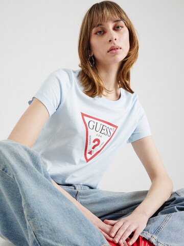 Tricou de la GUESS pe albastru