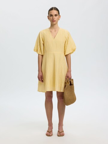 SELECTED - Vestido en amarillo