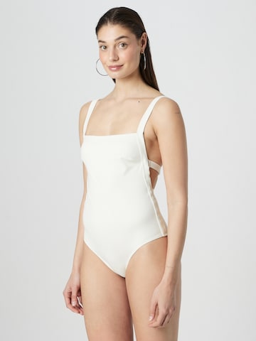 LENI KLUM x ABOUT YOU - Soutien Bustier Fato de banho 'Indra' em branco: frente