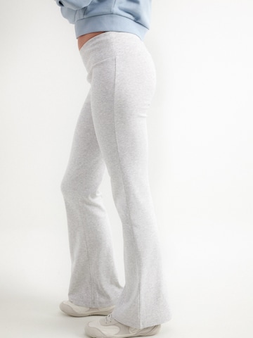 BALMOHK Levenevä Leggingsit värissä harmaa