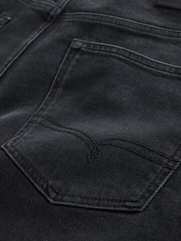 Next Loosefit Shorts in Schwarz