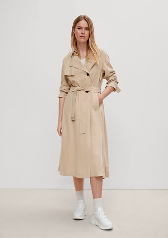 Manteau mi-saison comma casual identity en beige : devant