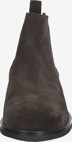 CLARKS Chelsea Boots in Braun