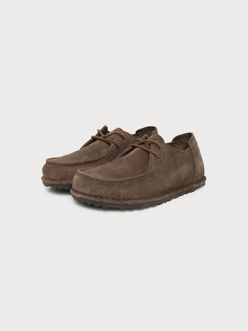 Mocasini 'Utti Lace' de la BIRKENSTOCK pe maro