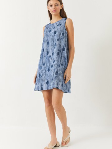 Bianco Lucci Φόρεμα σε μπλε