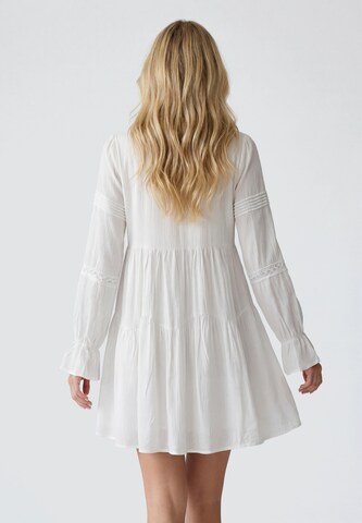 IZIA - Vestido em branco
