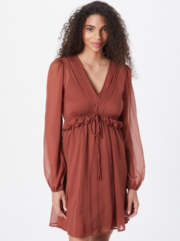 Robe 'Lilia' ABOUT YOU en rouge : devant