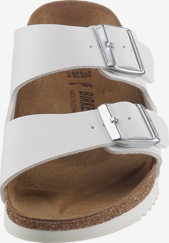 BIRKENSTOCK Pantolette 'Arizona' in Weiß