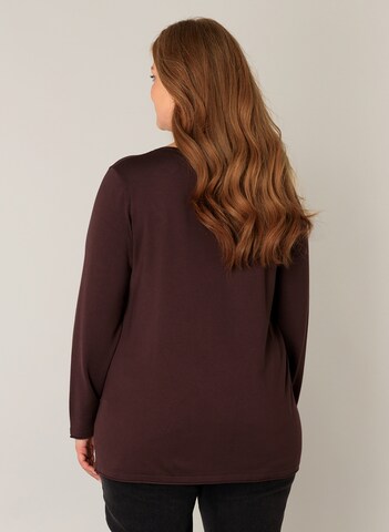 BASE LEVEL CURVY Sweater in Brown