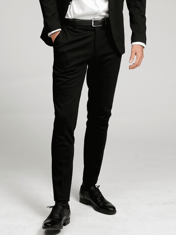 TEESHOPPEN Slimfit Hose in Schwarz: Vorderseite