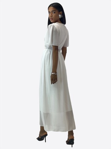 Elara Kleid in Weiß