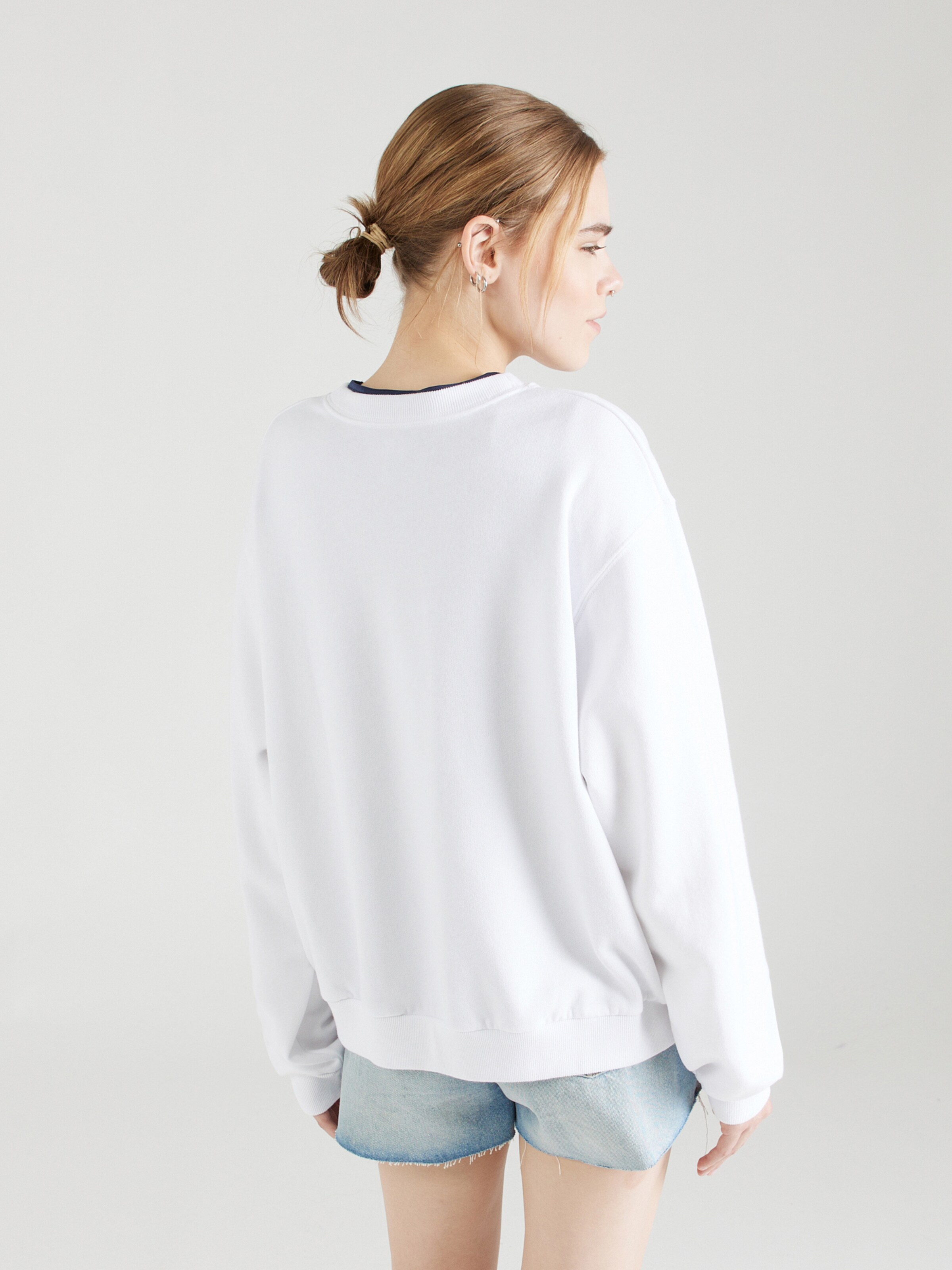 HOLLISTER Sweatshirt EASY in White ABOUT YOU