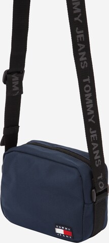 Tommy Jeans Crossbody Bag 'ESSENTIAL DAILY' in Blue