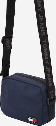 Tommy Jeans Crossbody bag 'ESSENTIAL DAILY' in Blue