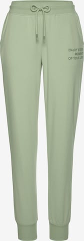 BUFFALO Tapered Broek in Groen: voorkant