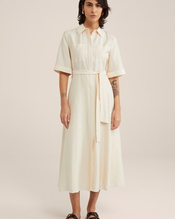Abito camicia di WE Studio in beige: frontale