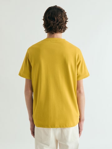 Scalpers T-Shirt in Gelb