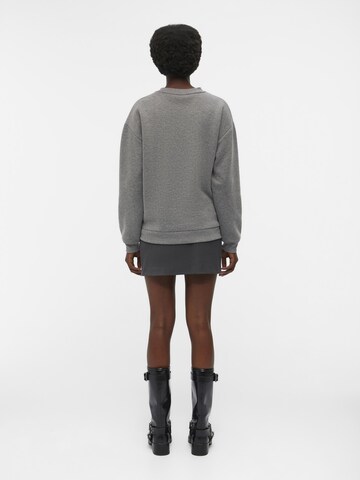 Sweat-shirt 'RORA' OBJECT en gris