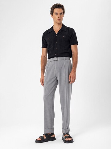 Antioch Regular Trousers with creases in Grey