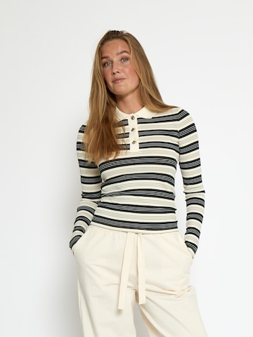 minus Top 'Pammie' in Zwart: voorkant