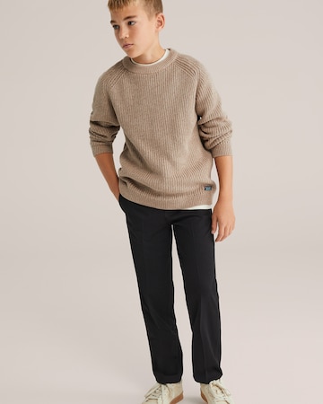 WE Fashion Regularen Hlače | črna barva