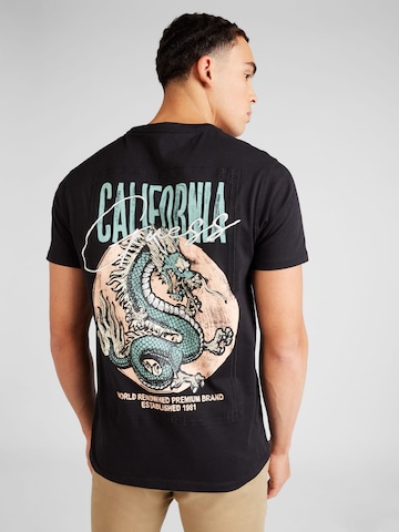 GUESS Koszulka 'CALIFORNIA DRAGON' w kolorze czarny: przód