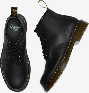 Dr. Martens Schnürstiefel in Schwarz