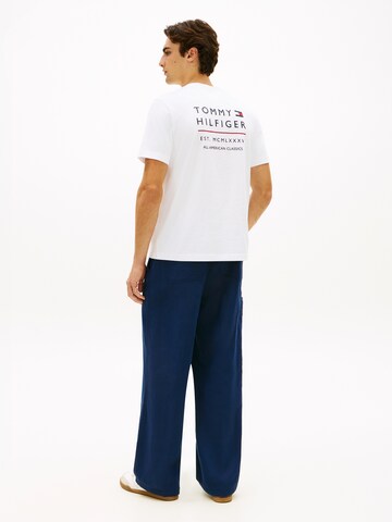 TOMMY HILFIGER Bluser & t-shirts 'BRAND LOVE' i hvid