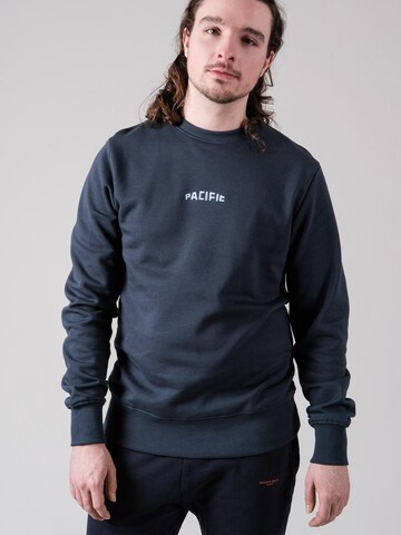FANTASTIC REALITY STUDIOS Sweatshirt 'Pacific'‌‌‌‌‌‌‌ in Blau