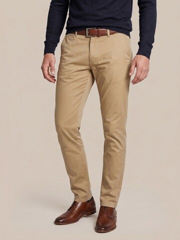 Suitable Regular Chino 'Plato' in Beige: voorkant