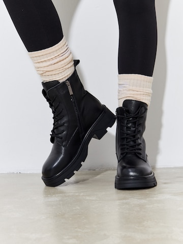 CESARE GASPARI Lace-Up Ankle Boots in Black